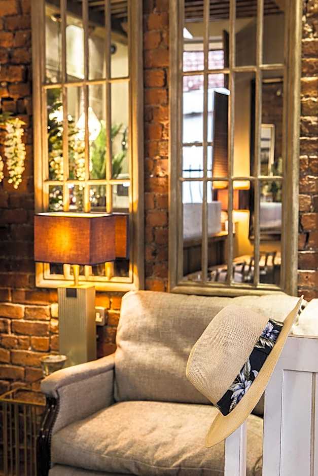 The Cow Hollow Hotel