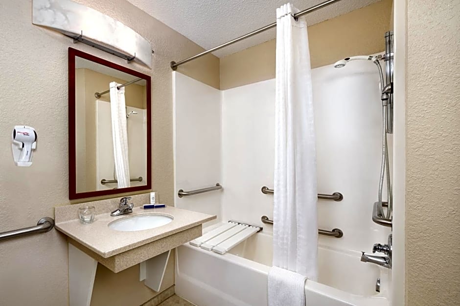 Candlewood Suites Kenosha, an IHG Hotel