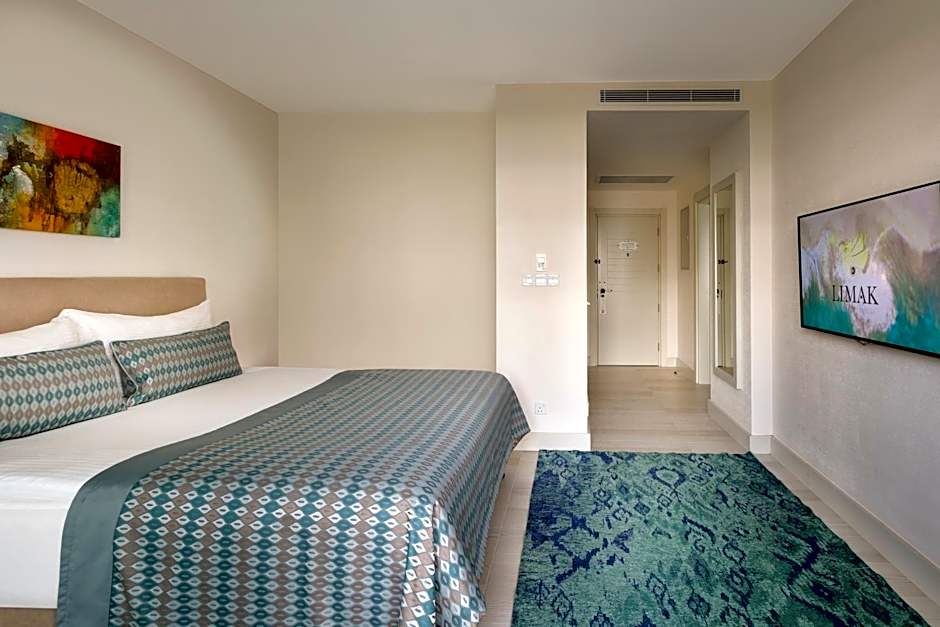 Limak Cyprus Deluxe Hotel