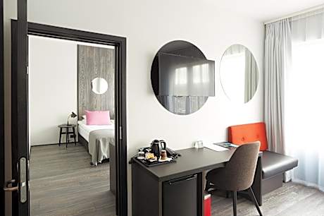 Family Connecting Rooms (Deluxe)