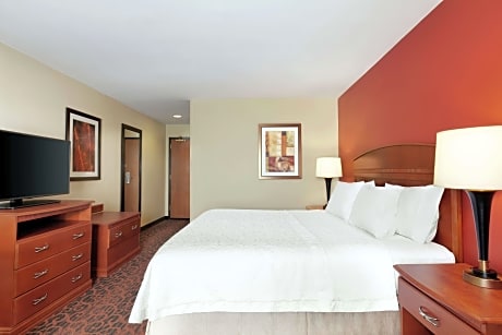 1 King Bed Nonsmoking