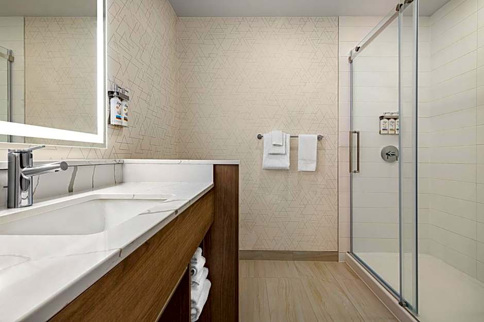 Holiday Inn Express - Strathroy By IHG