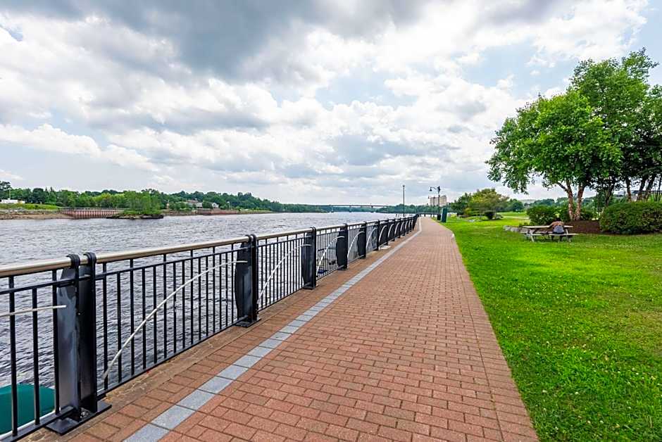 Fireside Inn and Suites Bangor