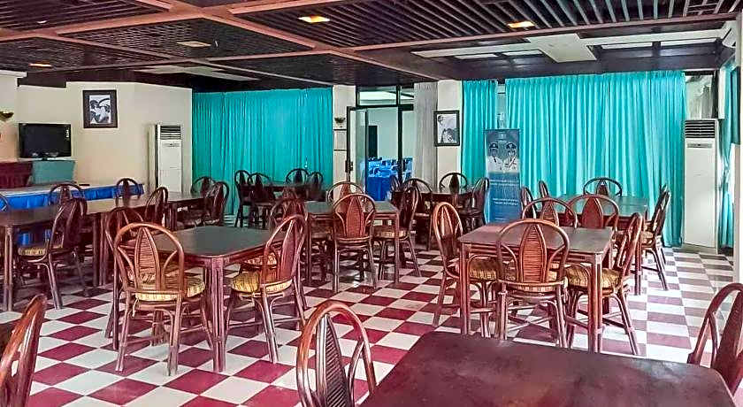 RedDoorz Plus near Tugu Mercusuar Anyer