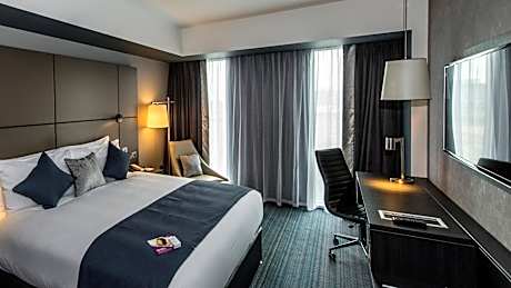 Standard Queen Room - Disability Access