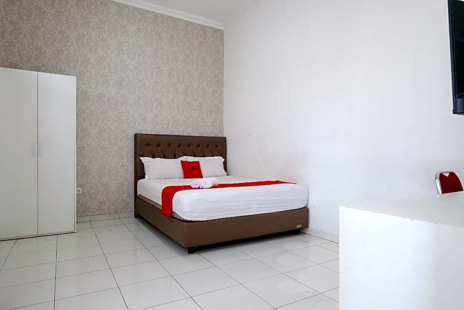 RedDoorz @ Griya Martha Sumber Solo