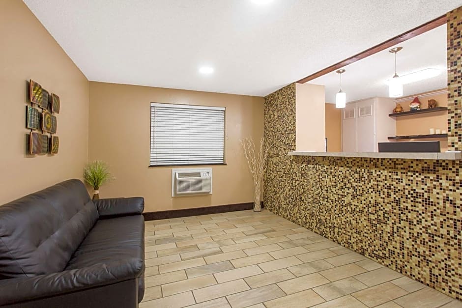Super 8 by Wyndham Columbus Airport