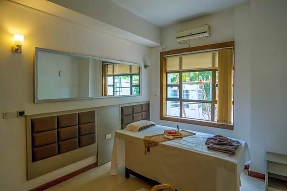 Aristocrat Hotel, New Town, Kolkata