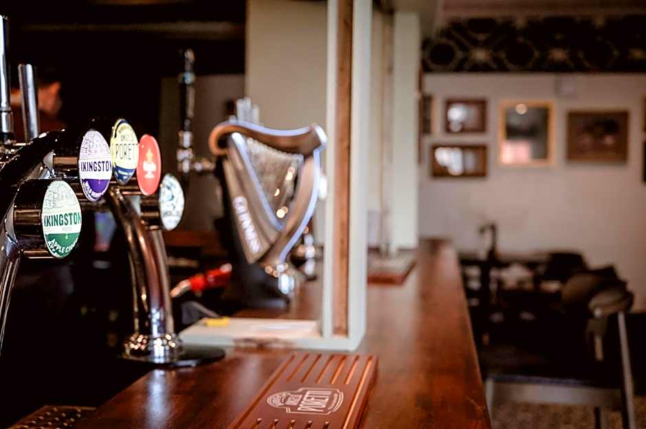 Thames Riviera Hotel