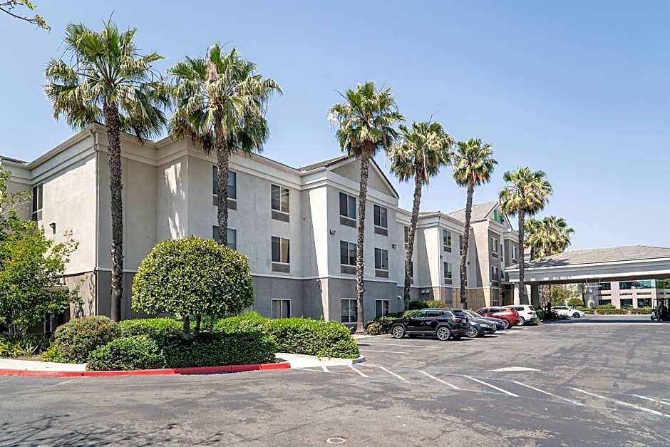 Holiday Inn Express & Suites San Diego Otay Mesa By IHG