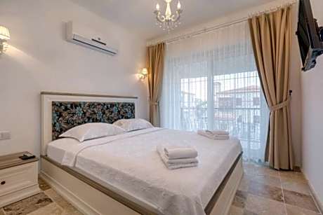 Alaroof Hotel