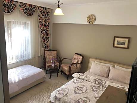 Quadruple Room with Terrace