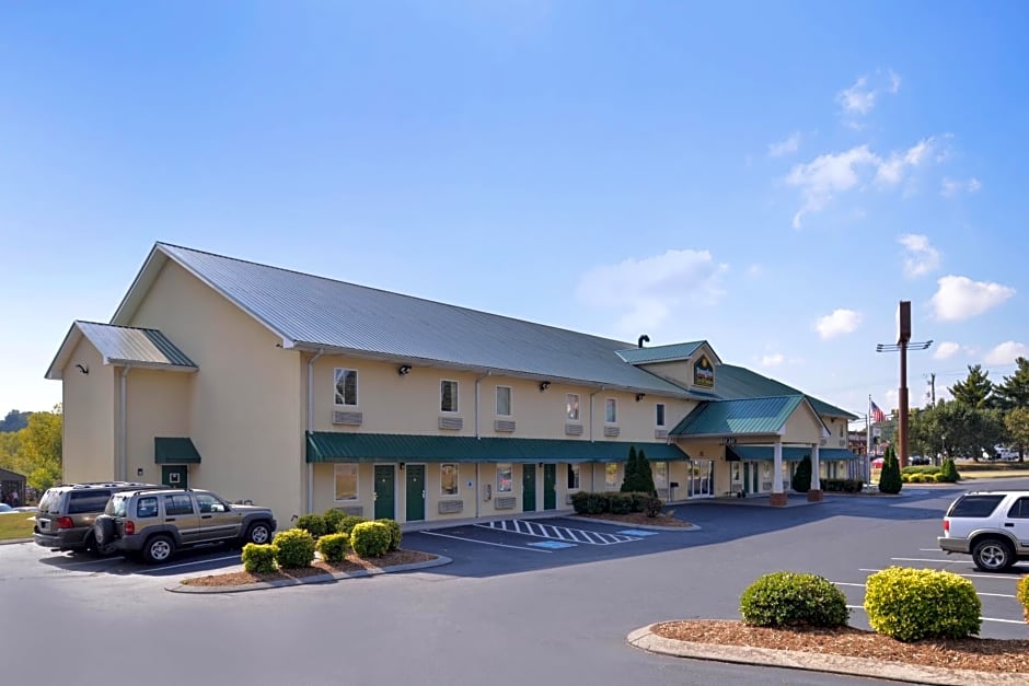 Douglas Inn & Suites Cleveland