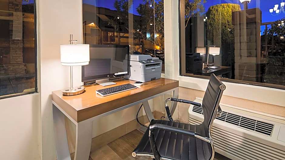 Best Western Plus Inn Of Hayward