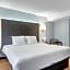 Days Inn & Suites by Wyndham Niagara Falls/Buffalo