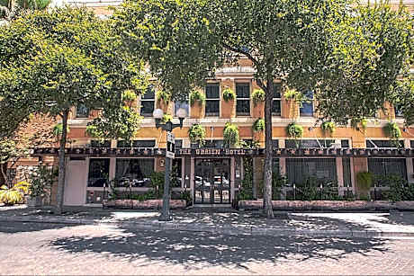 O'Brien Riverwalk Boutique Hotel