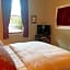 Morris House Hotel - Bed And Breakfast
