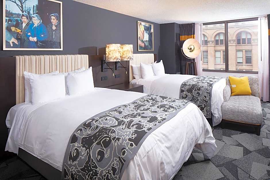 Saint Kate - The Arts Hotel