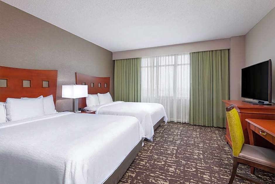 Photo 1 of 5 of 2 Queen Beds Suite, Corner