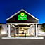 La Quinta Inn & Suites by Wyndham Sheboygan
