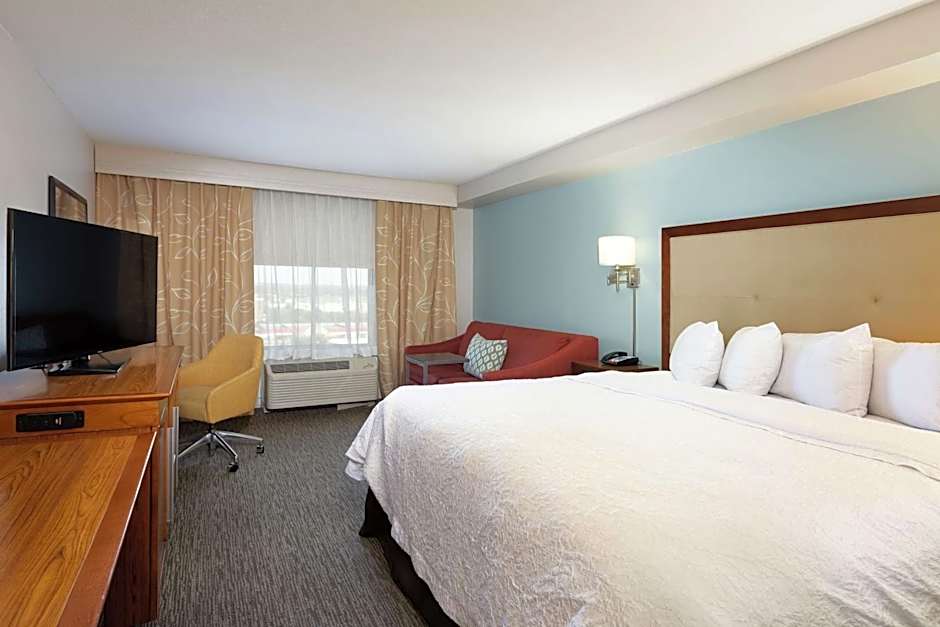 Hampton Inn By Hilton And Suites Austin-Airport