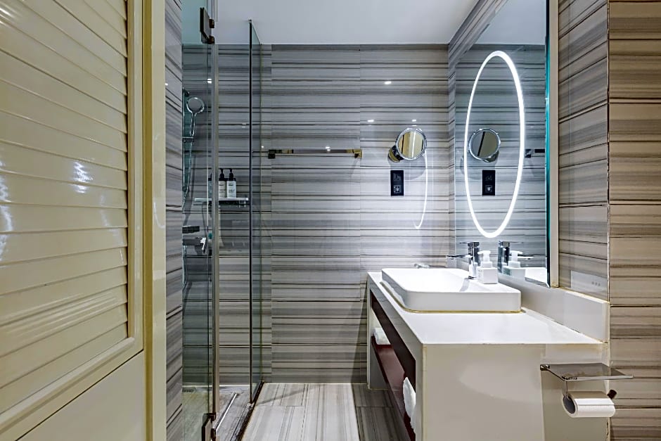 Rezen Anmei Hotel Guanyinqiao Metro Station