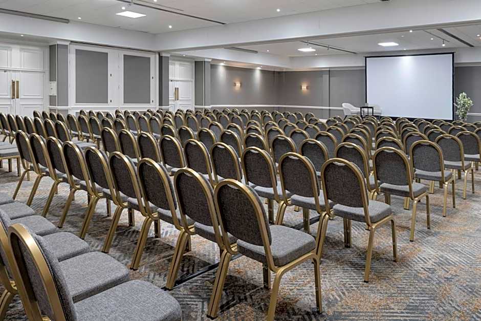 Delta Hotels by Marriott Heathrow Windsor