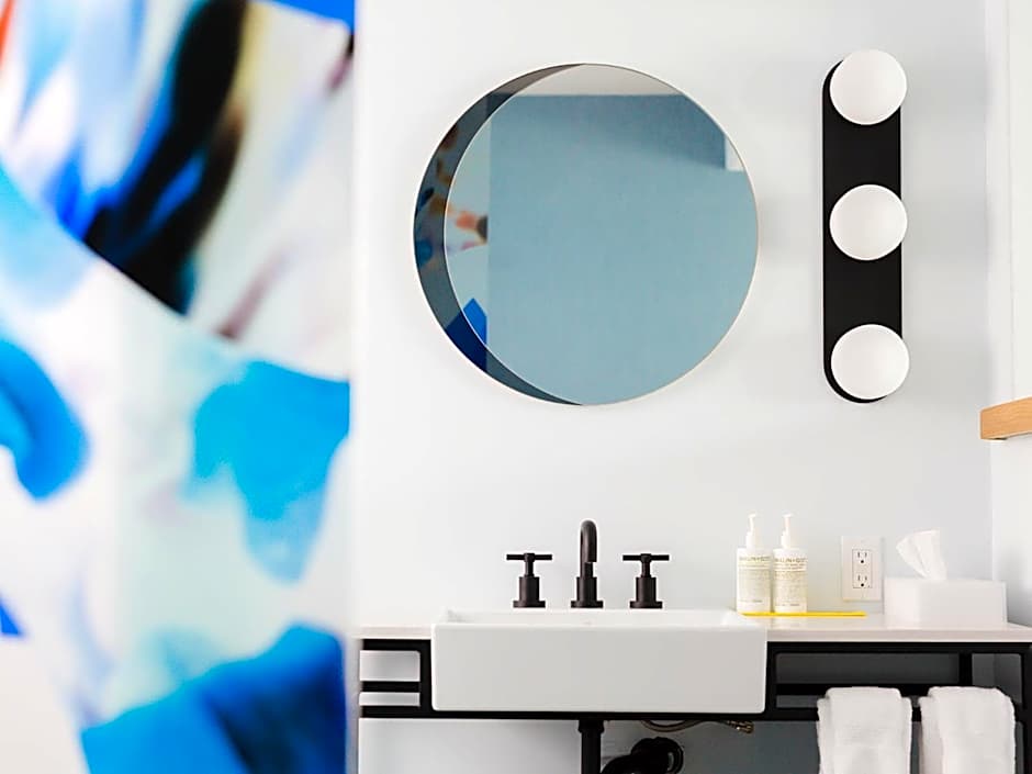 Drake Devonshire and Motor Inn