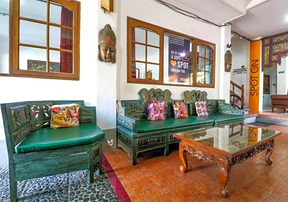 Hotel Candra Adigraha