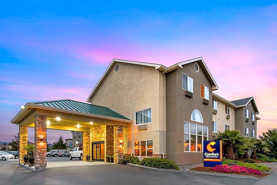 Comfort Inn & Suites Redwood Country
