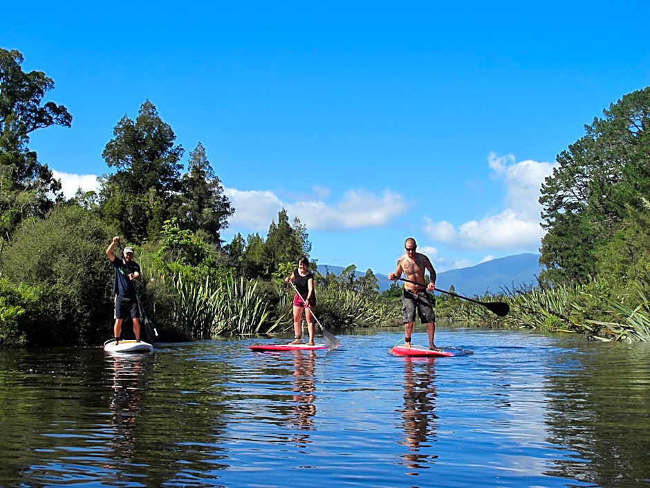 Bazils hostel & Surf School