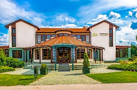 Forest Hills Hotel & Golf Zirc