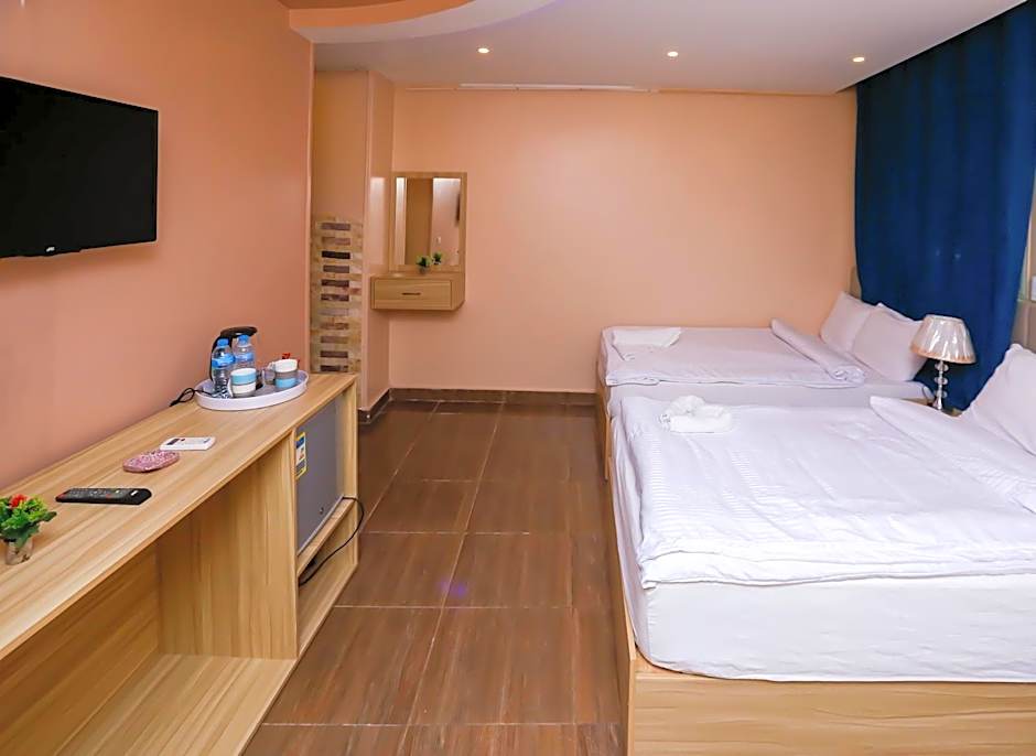 Pyramids Express View Hotel