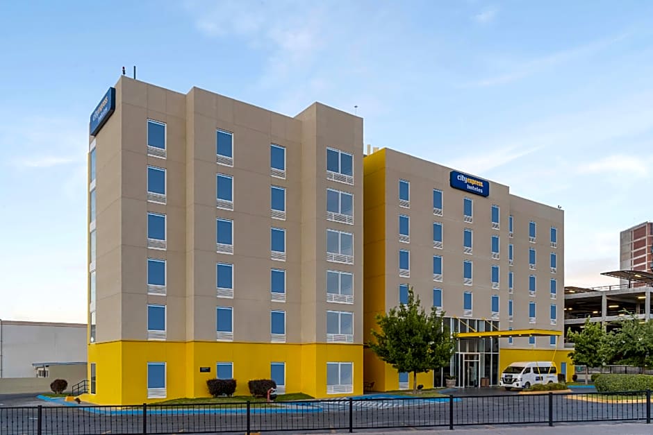 Photo 1 of 72 of City Express by Marriott Chihuahua
