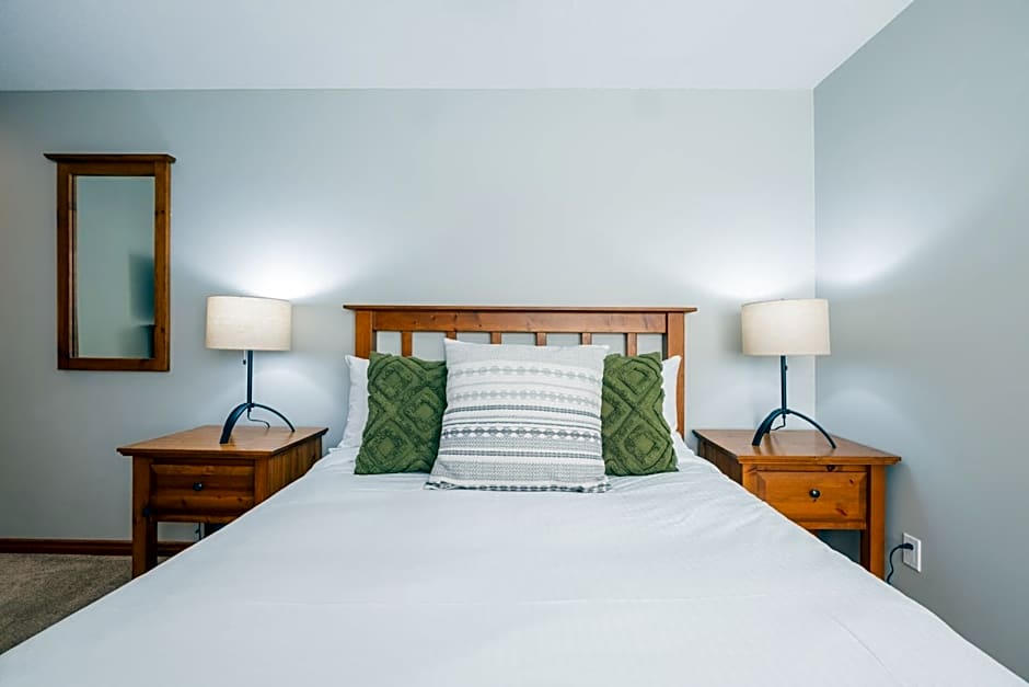 Arrowhead Point by Outpost Whistler