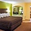 Rodeway Inn & Suites North Clarksville