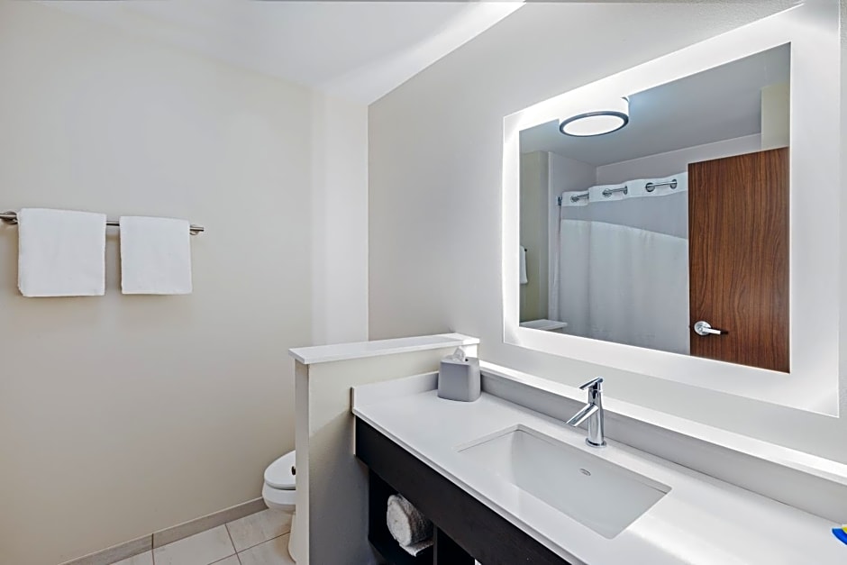 Holiday Inn Express & Suites Purcell, an IHG Hotel