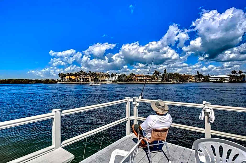 Siesta Key Beach - 2 Bedroom - 3 Beds - 3 Bathroom Duplex with Heated Swimming Pool