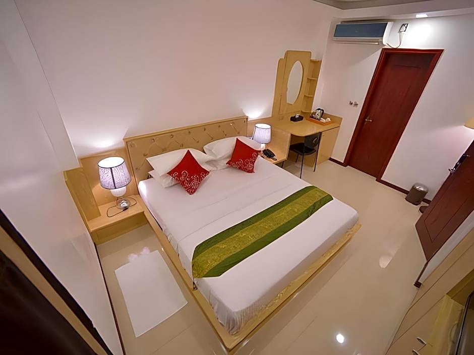 Hathaa Beach Maldives