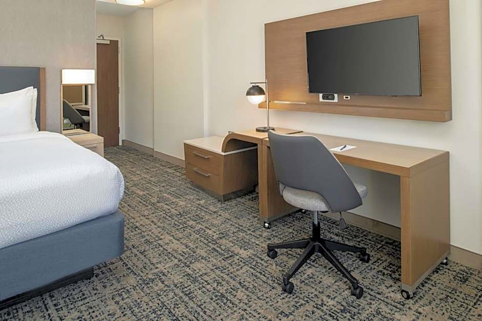 Courtyard by Marriott Houston City Place