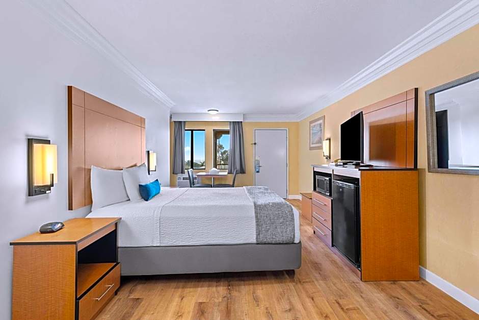Travelodge by Wyndham San Clemente Beach