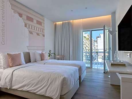 Standard Twin Room with Balcony - Non-Smoking