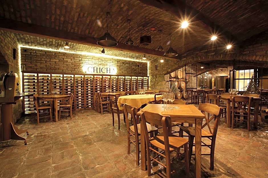 Garni Hotel Chicha - Winery ŠKRBIĆ
