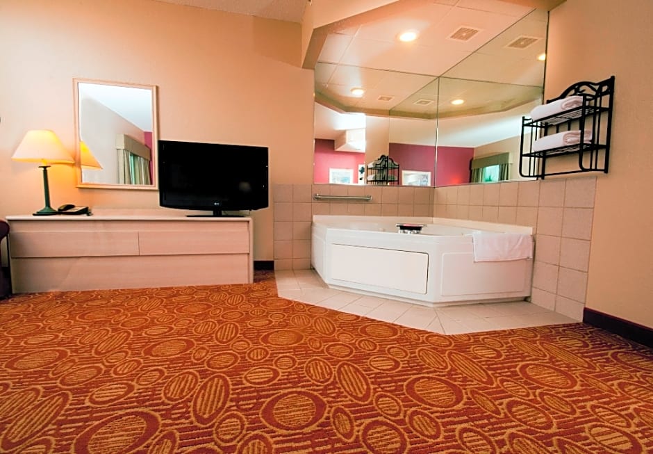 Americlnn Hotel & Suites
