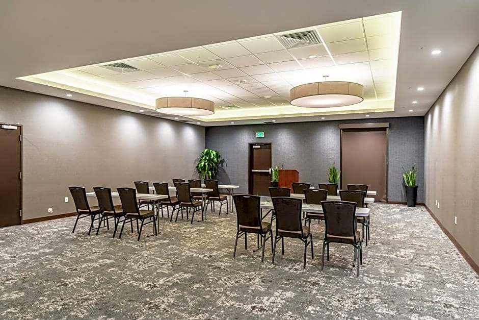 Holiday Inn Hotel & Suites Milpitas