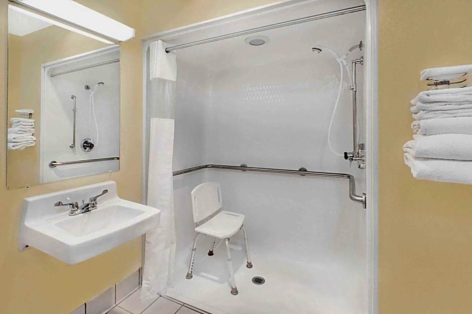 Baymont by Wyndham Port Huron