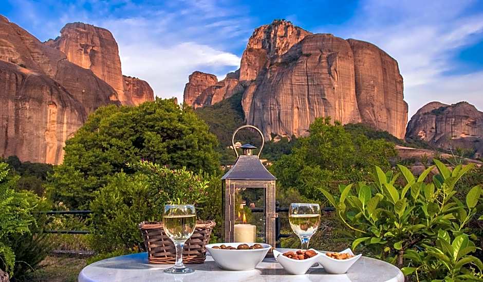 Hotel Doupiani House