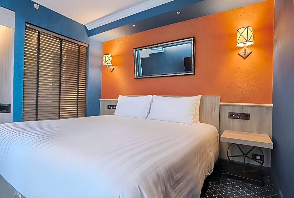 The Coach Hotel Sukhumvit