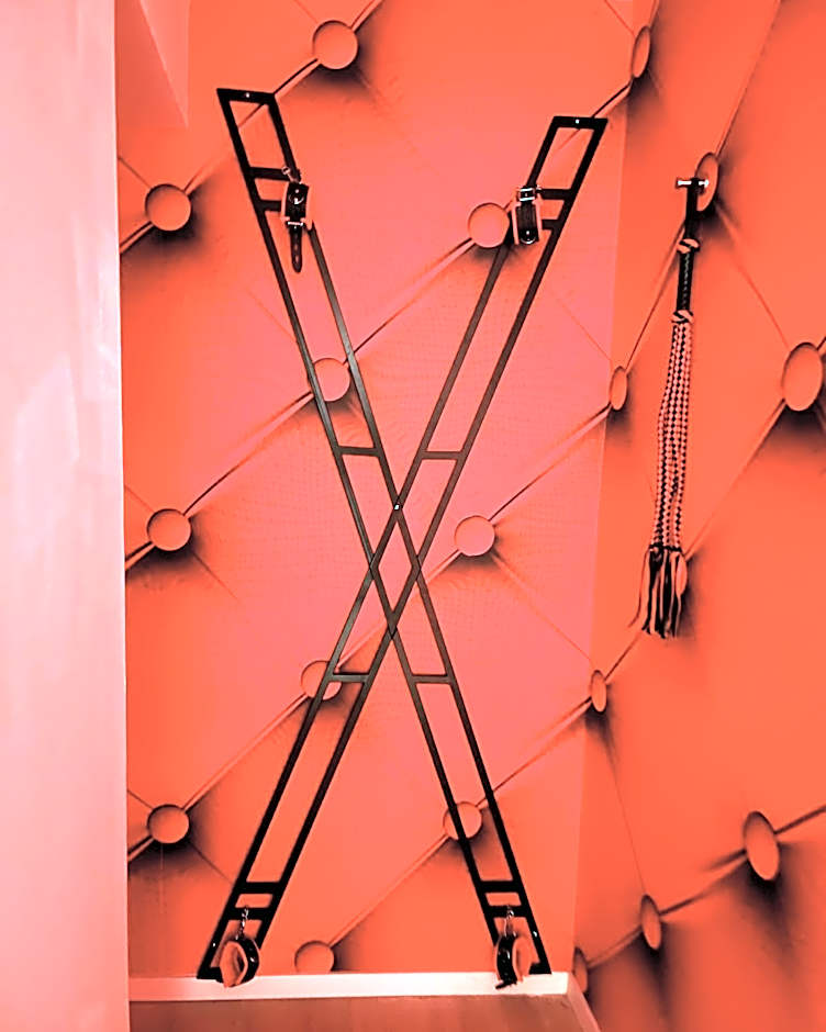 Redroom Loveroom Chambre Spa privative Insolite Thème 50 nuances de grey