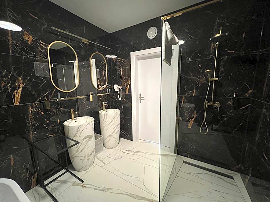 Hotel Lantier & Swimming Pool Zone